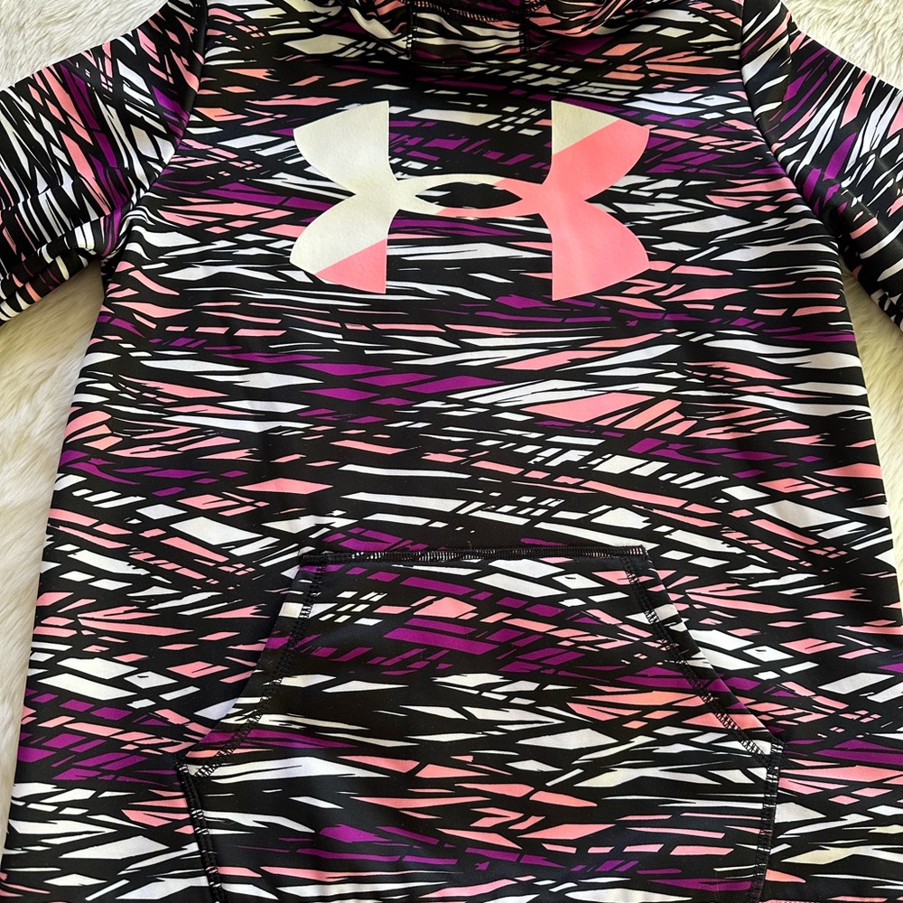 Under Armour youth large printed logo hoodie.